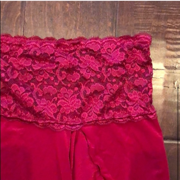 Burgundy strapless slip set - Picture 5 of 5